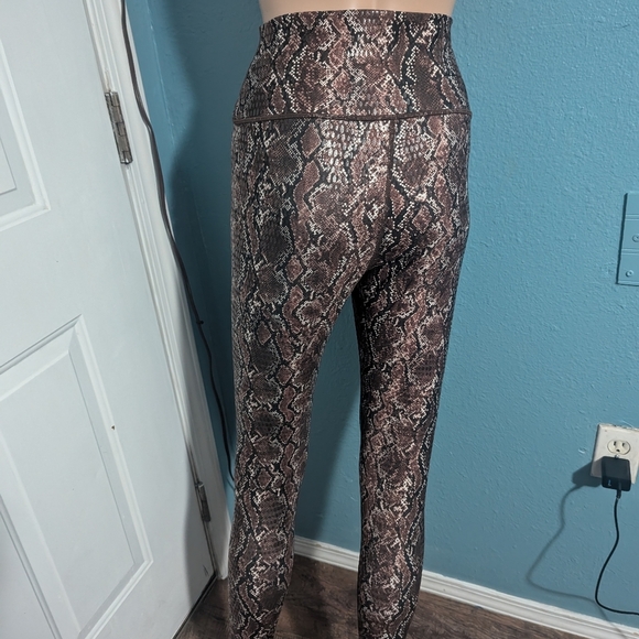 Snake Print Leggings - Picture 4 of 6